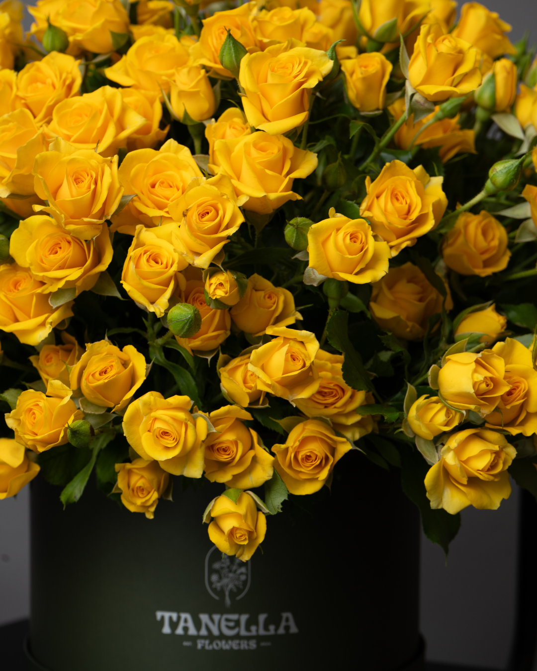 Pineapple Tart - tanella flowers 