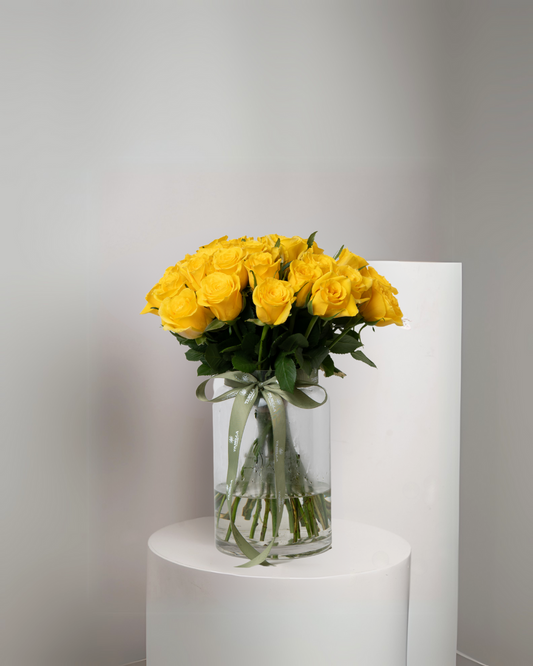 Rose moon walk Vase - tanella flowers 