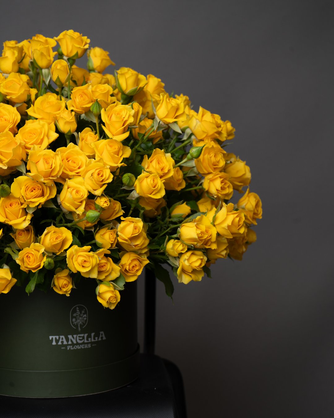 Pineapple Tart - tanella flowers 