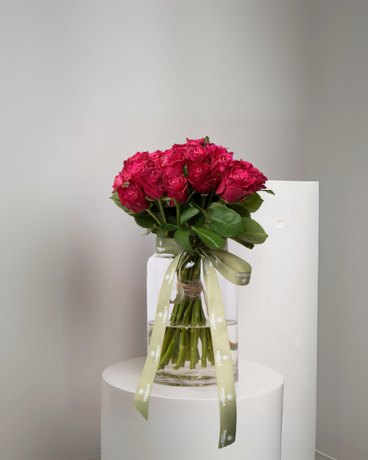 Dark pink rose Vase - tanella flowers 