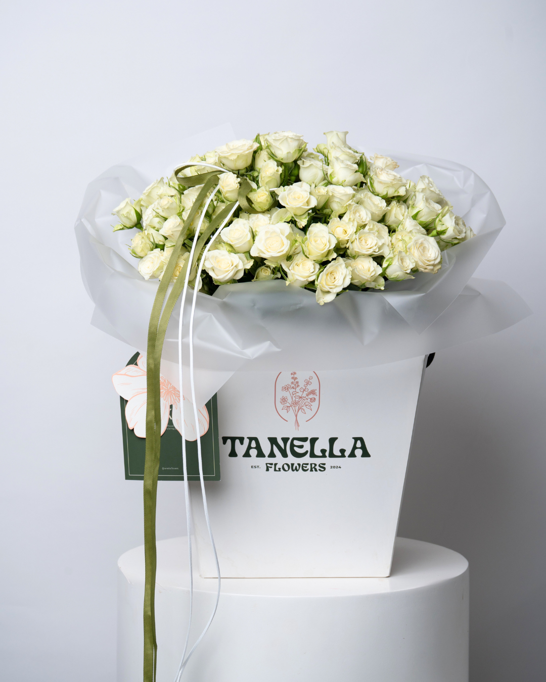 Almond Chantilly - tanella flowers 