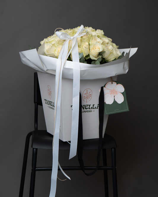 Almond Chantilly - tanella flowers 