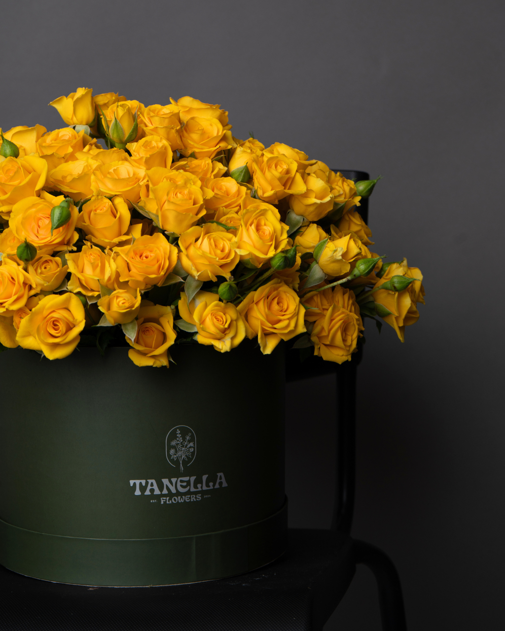 Pineapple Tart - tanella flowers 