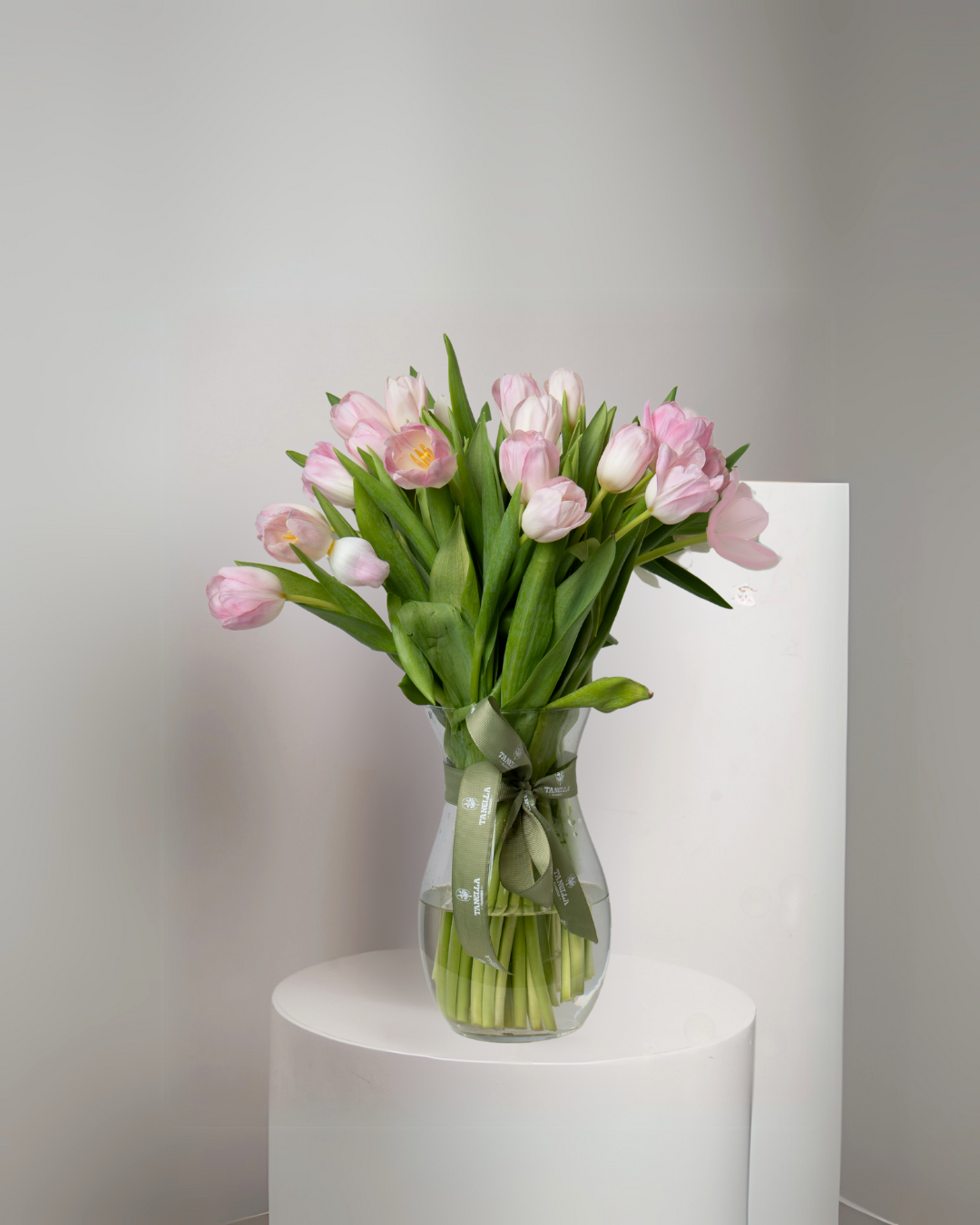 Tulip dynasty Vase - tanella flowers 