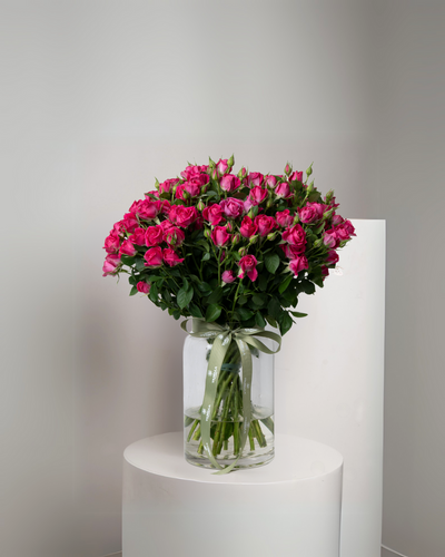 Dark pink spray rose Vase - tanella flowers 
