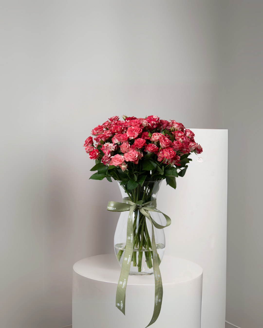 Spray rose fireworks Vase - tanella flowers 